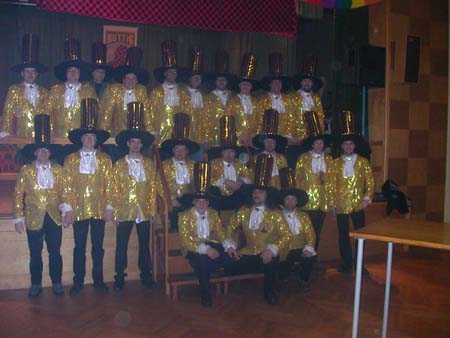 2005 war das erste Jubiläum der Huttigs: 10 Jahre, gefeiert in einem goldenen Anzug - natürlich mit Hut